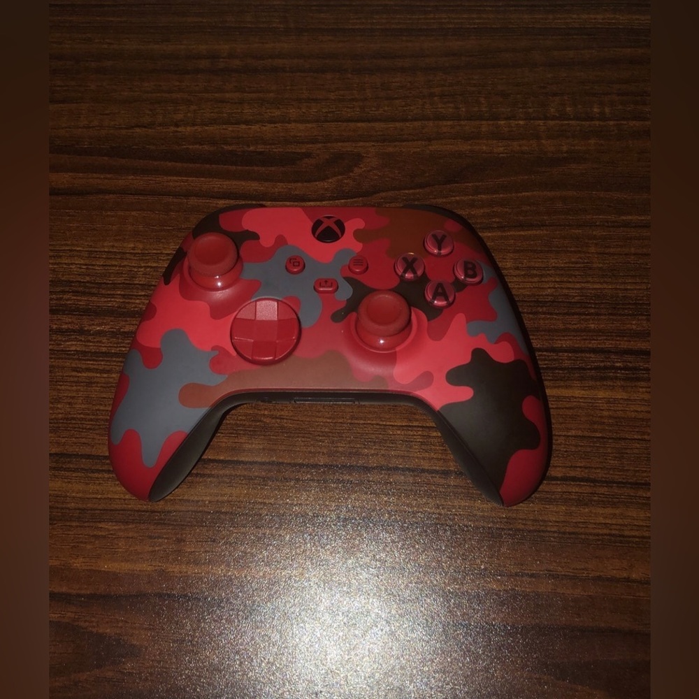 selling xbox one come with controller and other stuff